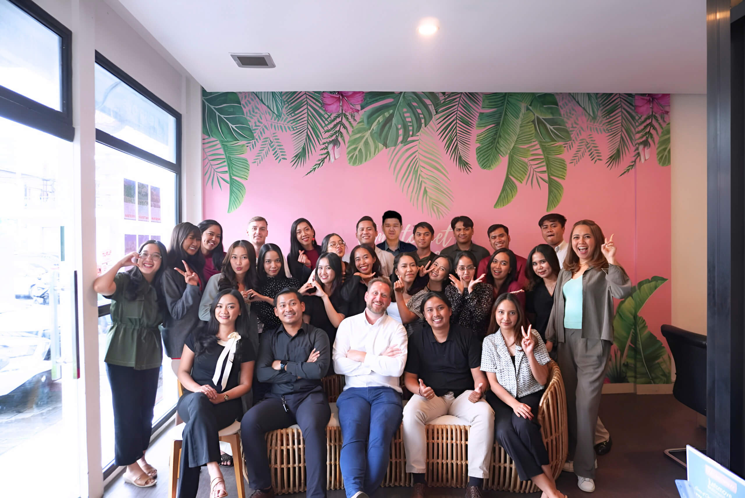 lmiconsultancy-seminyakteam